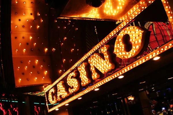 iron4d mobile app interface showing live dealer tables and sportsbook options